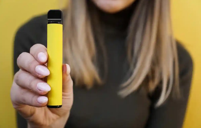 В Україні заборонили продаж електронних сигарет