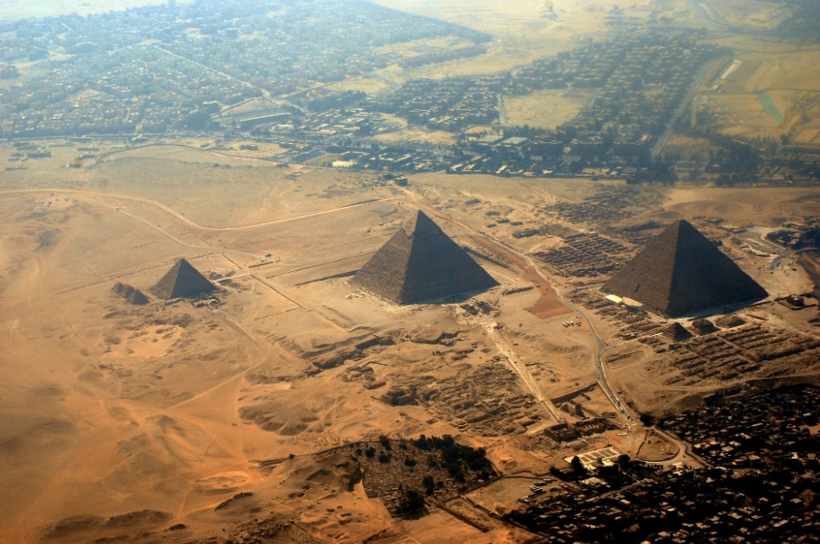 Великі піраміди Єгипту: таємниці, ілюзії та подорож крізь тисячоліття